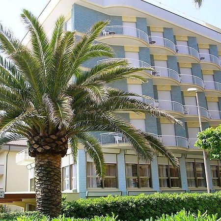 Hotel Boston Alba Adriatica Luaran gambar