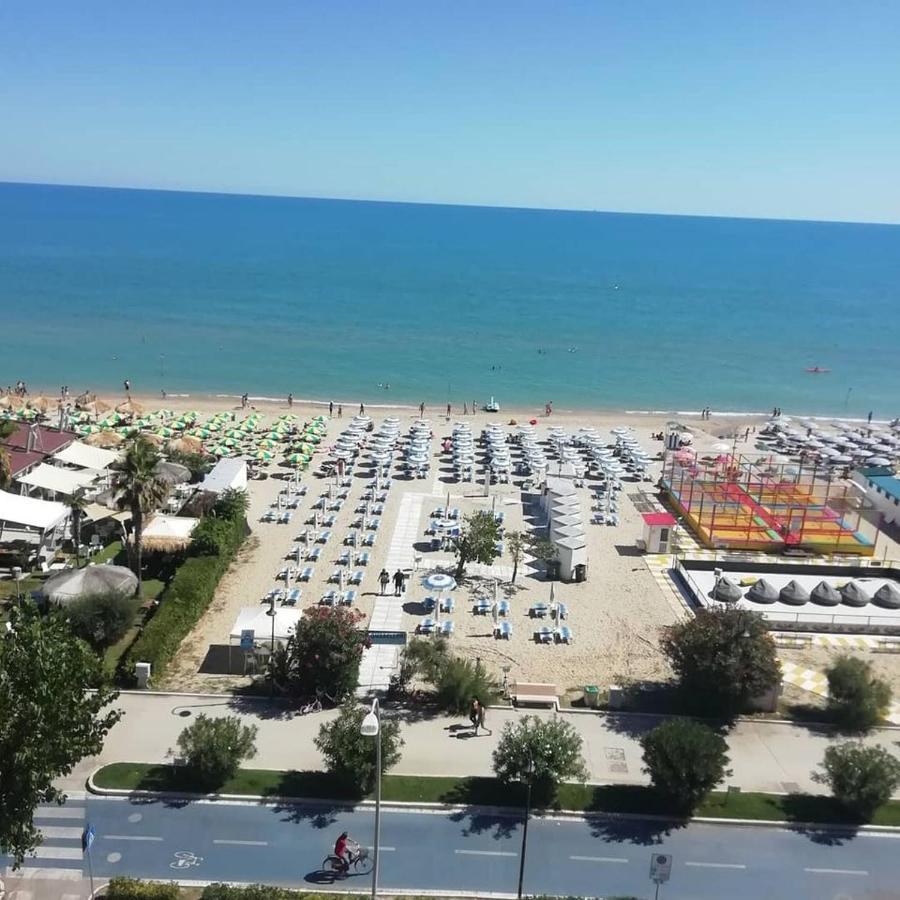 Hotel Boston Alba Adriatica Luaran gambar