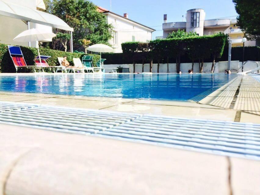 Hotel Boston Alba Adriatica Luaran gambar