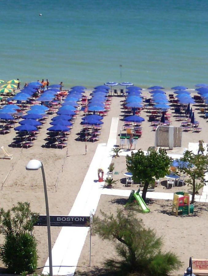 Hotel Boston Alba Adriatica Luaran gambar