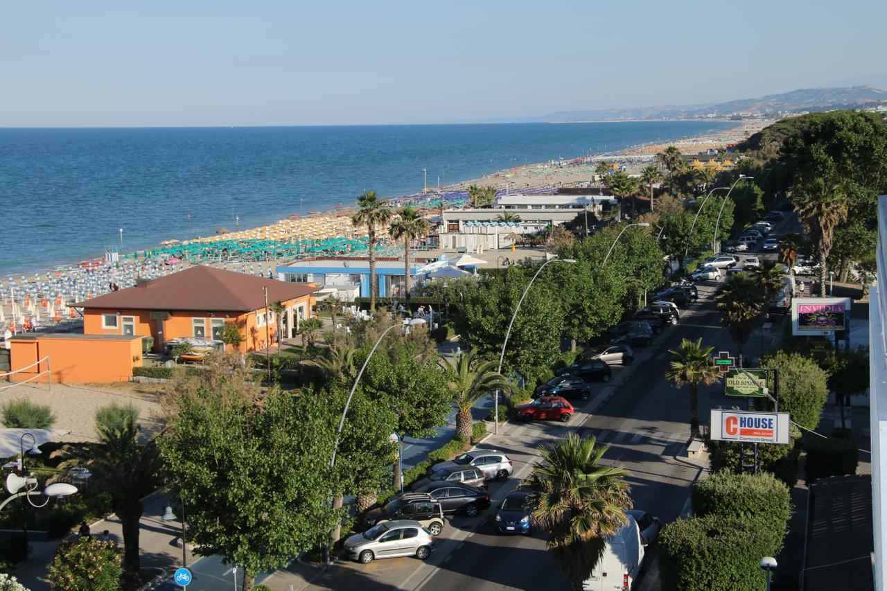 Hotel Boston Alba Adriatica Luaran gambar