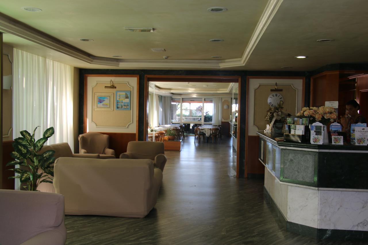 Hotel Boston Alba Adriatica Luaran gambar