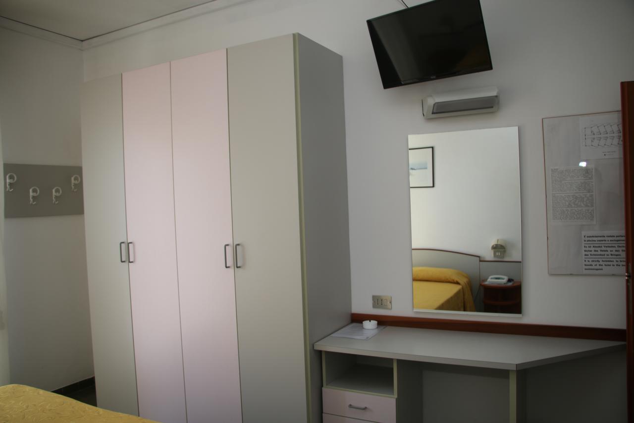 Hotel Boston Alba Adriatica Luaran gambar