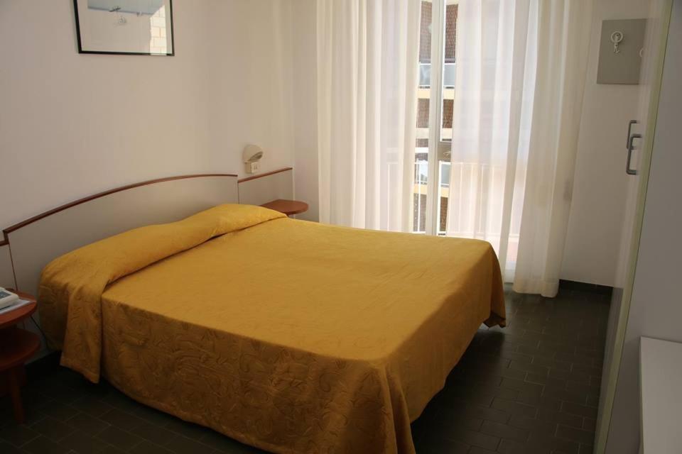 Hotel Boston Alba Adriatica Luaran gambar
